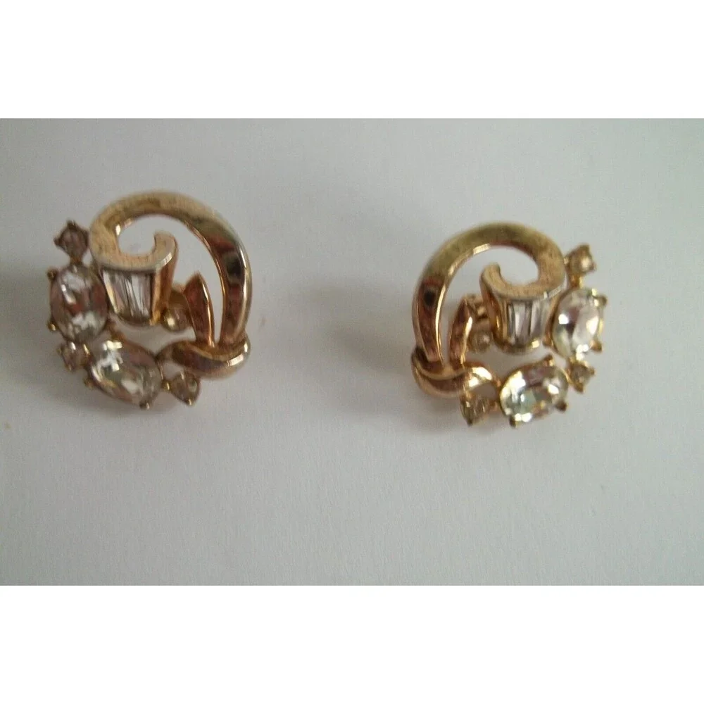 Vtg 1952 Trifari Pat Pend Goldtone Rhinestone PROMENADE Brooch Earrings
